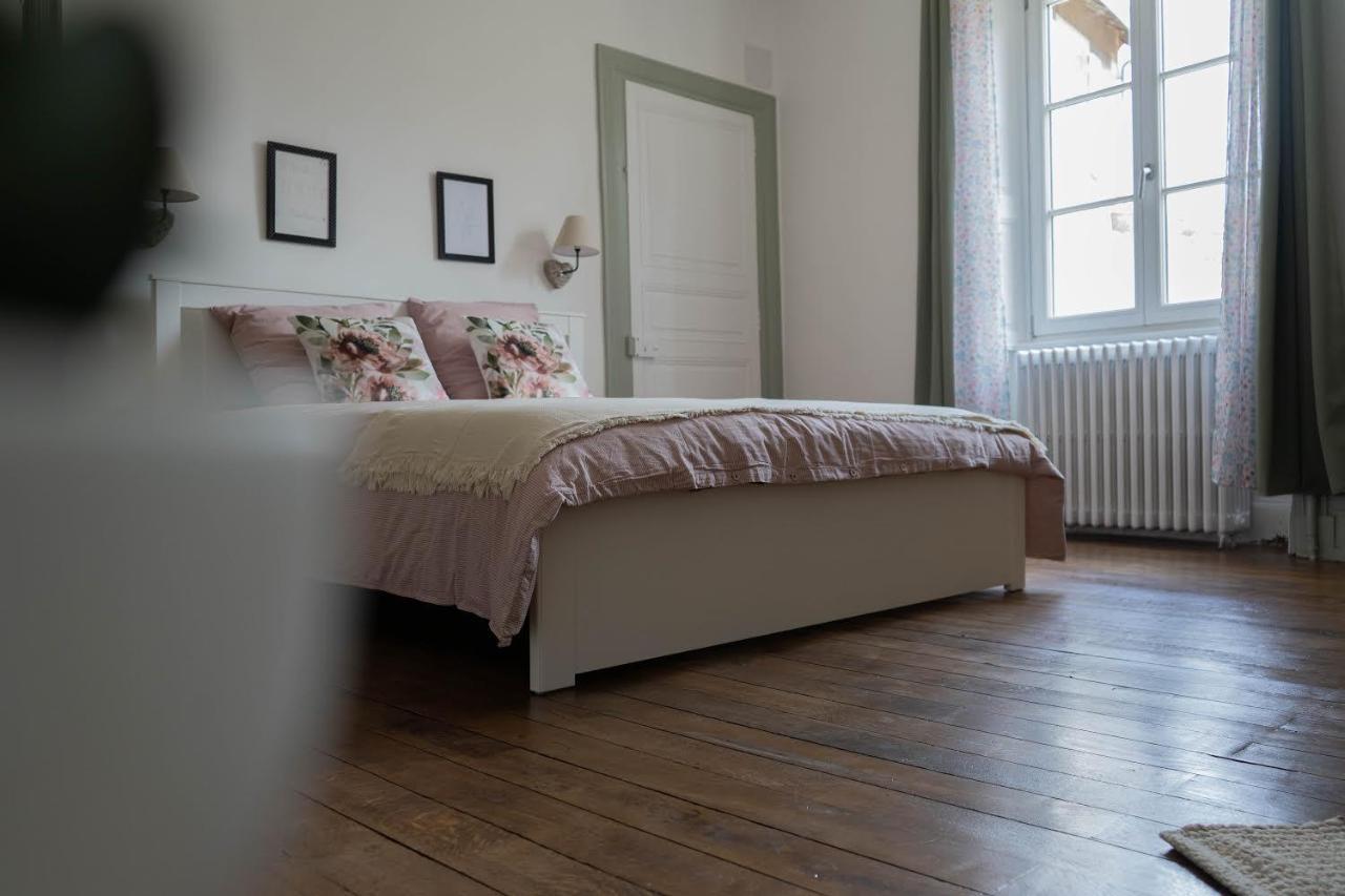 Un Dimanche Chez Julie Chambre Leontine Parthenay Bagian luar foto