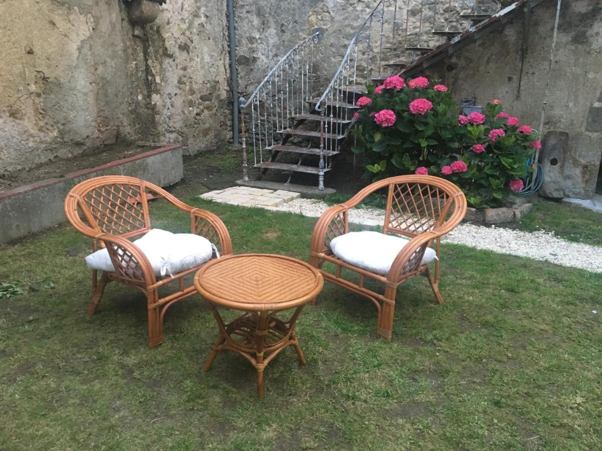 Un Dimanche Chez Julie Chambre Leontine Parthenay Bagian luar foto